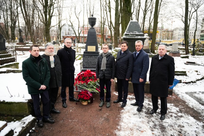 Памятник Министру иностранных дел Российской Империи Андрею Яковлевичу Будбергу открыли на Смоленском лютеранском кладбище Памятник Министру иностранных дел Российской Империи Андрею Яковлевичу Будбергу открыли на Смоленском лютеранском кладбище