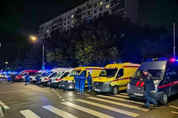 В Москве эвакуировали 1,5 тысячи человек из ВТБ Арены В Москве эвакуировали 1,5 тысячи человек из ВТБ Арены