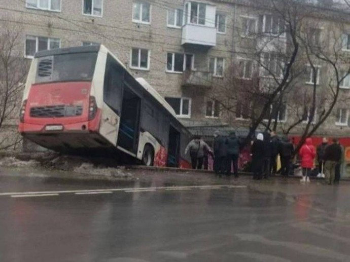 Прокуратура Пермского края проверяет обстоятельства ДТП с пассажирским автобусом в Соликамске Прокуратура Пермского края проверяет обстоятельства ДТП с пассажирским автобусом в Соликамске