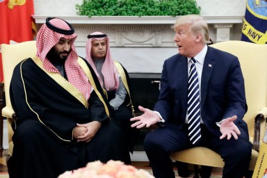 Наследный принц Саудовской Аравии пошутил о смене национальной одежды