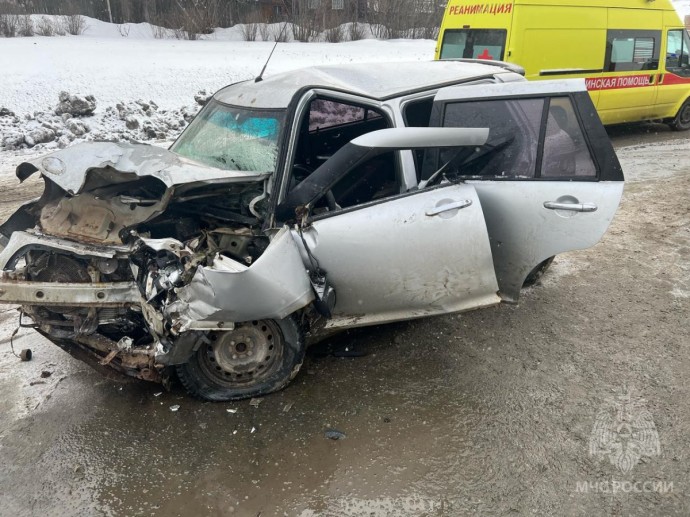 В МЧС рассказали о спасении пострадавших в ДТП с участием автобуса
