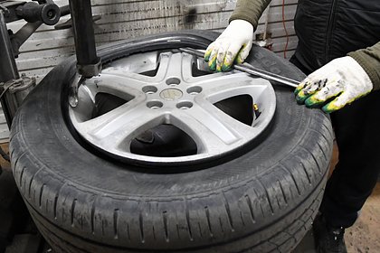 Водителям назвали срок перехода на зимнюю резину Водителям назвали срок перехода на зимнюю резину