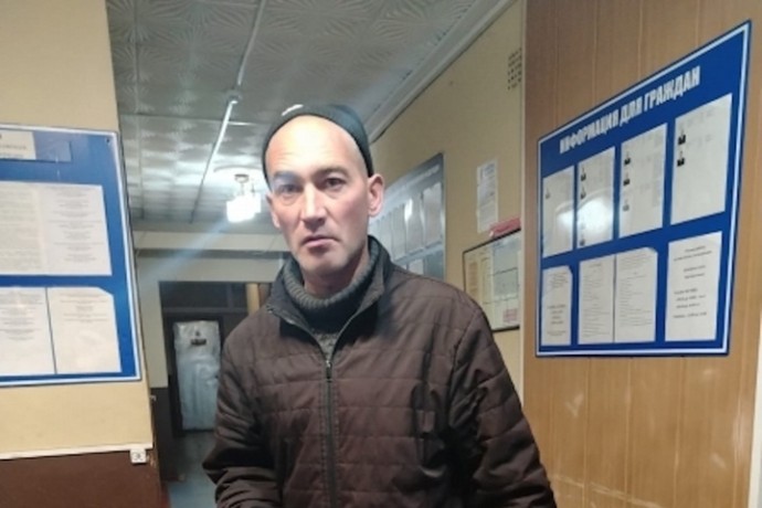 В Тверской области мужчина угрожал студенту кухонным топориком В Тверской области мужчина угрожал студенту кухонным топориком