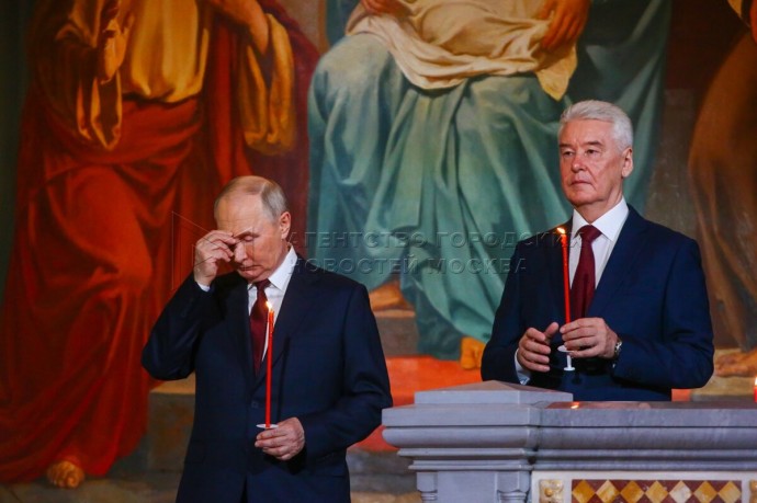 Сергей Собянин присутствовал на пасхальном богослужении в храме Христа Спасителя