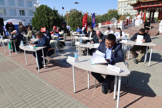 Более двух тысяч калмыков проверили знания на Всероссийском агродиктанте