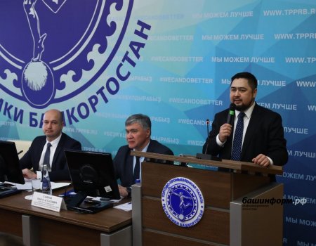 Азат Бадранов наградил представителей медиасообщества Башкирии