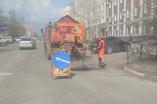 В Благовещенске ямочный ремонт проводят еще на нескольких улицах
