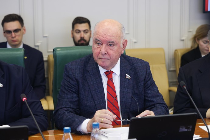 Сенатор Карасин рассказал о «правовой агрессии» Запада против РФ