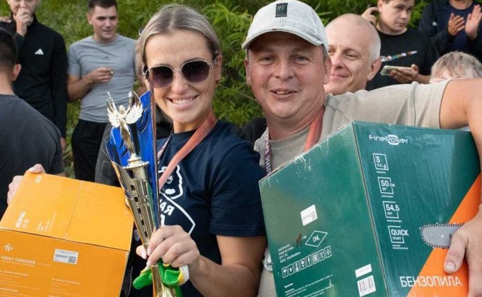 "Чувствовать партнершу": лесничий на Сахалине рассказал, как эффективно работать с бревном "Чувствовать партнершу": лесничий на Сахалине рассказал, как эффективно работать с бревном