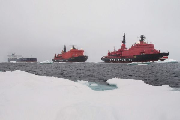 Путин заявил, что иностранные подлодки пытаются заходить на Северный морской путь Путин заявил, что иностранные подлодки пытаются заходить на Северный морской путь