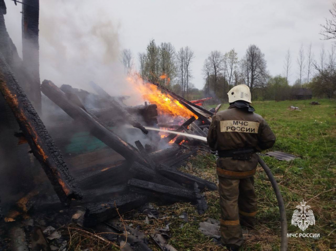За сутки в Новгородской области огнеборцы ликвидировали три пожара