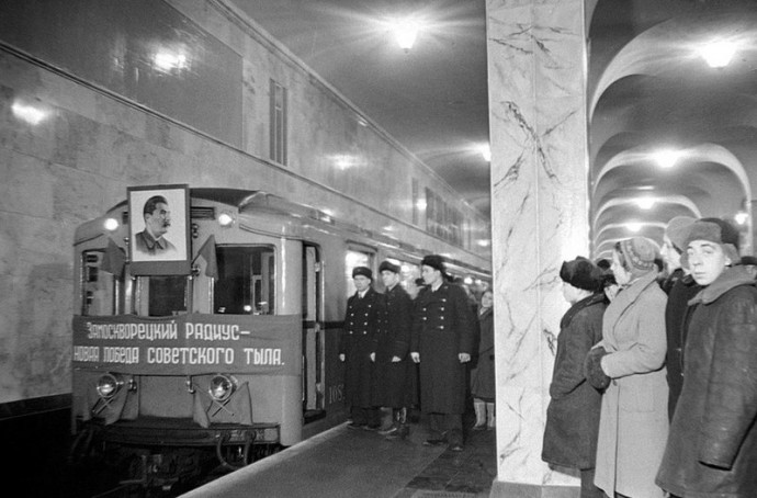 Первый памятник Победы: как строили московское метро во время Великой Отечественной войны