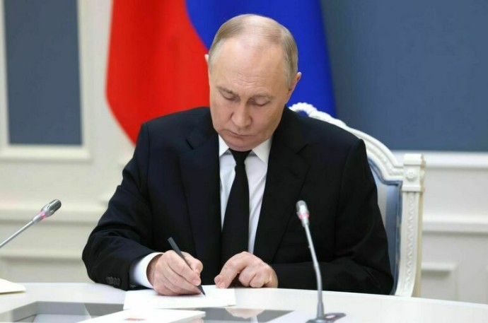 Путин поручил подготовить предложения по финансированию обновления энергоинфраструктуры