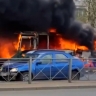 Автобус загорелся у станции метро «Улица Дыбенко»