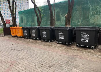 Благовещенцам напомнили, куда сообщать о переполненных мусорных контейнерах
