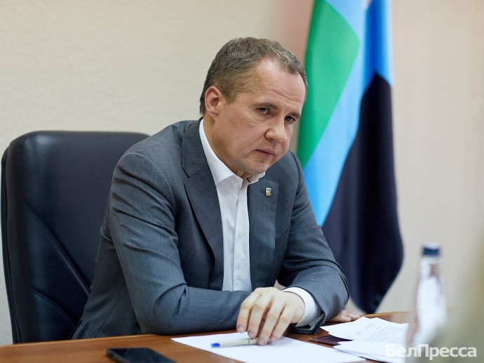 Гладков раскритиковал власти Старого Оскола за массовое пьянство на пляжах