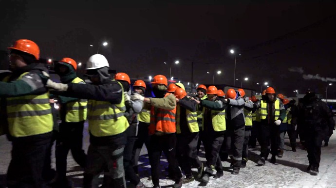 Петербургские полицейские проверили распределительный центр крупной торговой сети Петербургские полицейские проверили распределительный центр крупной торговой сети