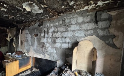 Человек погиб при пожаре в трёхэтажном доме в Южно-Сахалинске