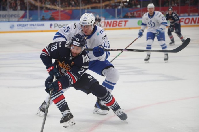 «Ему надо переехать». Разин прокомментировал неудачную игру Толчинского «Ему надо переехать». Разин прокомментировал неудачную игру Толчинского