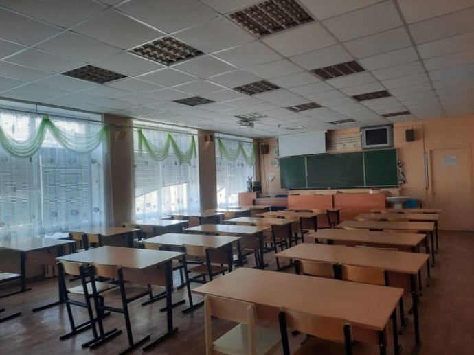 Сколько девятиклассников и одиннадцатиклассников в Астраханской области