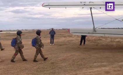 «Назад пути не было»: Близняшки из Бурятии прыгнули с парашютом после встречи с Путиным