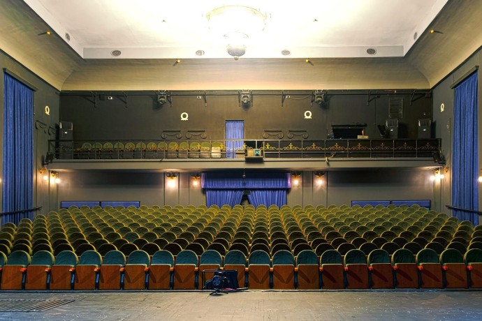 «Вождь краснокожих», «Цветы для Элджернона». Что смотреть в театрах до конца октября