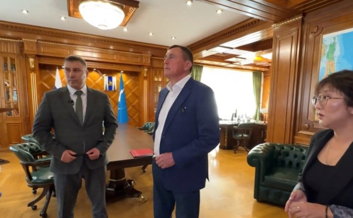 Сельскую дорогу в Поронайском районе приведут в порядок