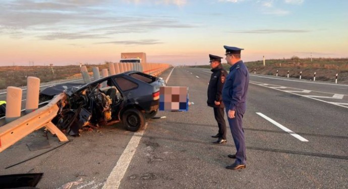 Катастрофа с жертвами произошла на автотрассе в Астраханской области
