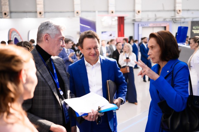 В России спрогнозировали появление цифровых «ядер», «мостов» и «коридоров» на мировом рынке цифровых валют центробанков