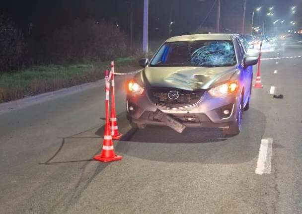 В Великом Новгороде насмерть сбили мужчину вне зоны пешеходного перехода