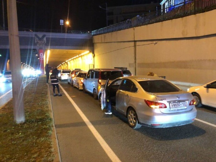 Массовое ДТП перед Золотым мостом во Владивостоке парализовало движение