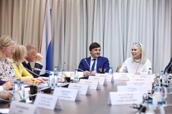 На реализацию госпрограммы «Развитие образования» в 2026 году планируется предусмотреть более 669 млрд рублей На реализацию госпрограммы «Развитие образования» в 2026 году планируется предусмотреть более 669 млрд рублей