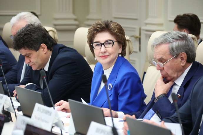 Карелова: многим странам интересен опыт РФ по поддержке семей и демографии