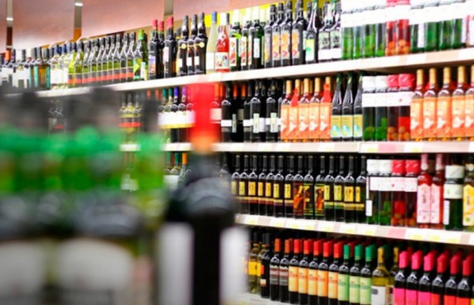 В Курске продавец-кассир осуждена за повторную продажу алкоголя несовершеннолетнему