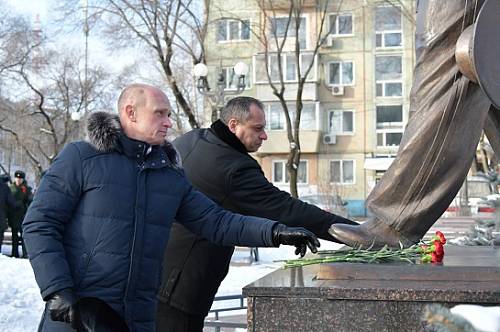 Благовещенские депутаты почтили память Героя СССР Юрия Кузнецова Благовещенские депутаты почтили память Героя СССР Юрия Кузнецова