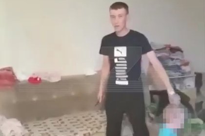 Многодетный россиянин приревновал жену и размахивал ножом при детях Многодетный россиянин приревновал жену и размахивал ножом при детях