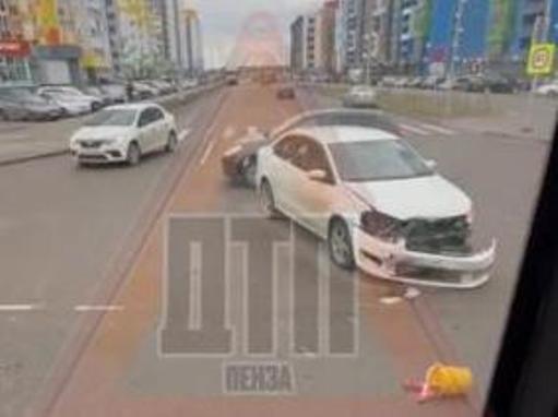 Под Пензой разбились две легковушки