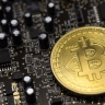 Стоимость биткоина превысила 75 тысяч долларов впервые с 27 мая