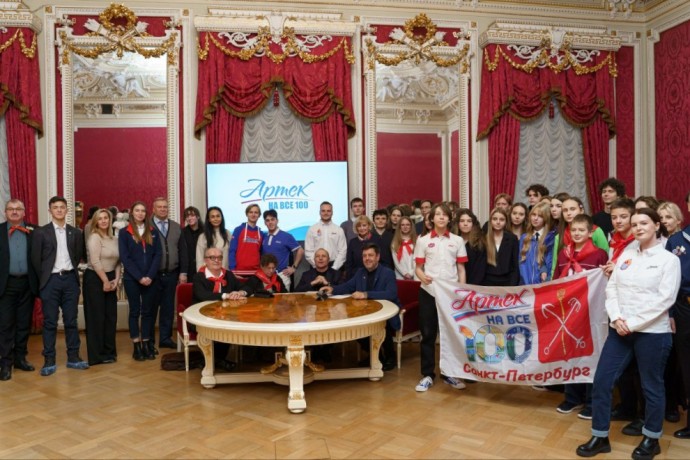 Состоялась рабочая встреча вице-губернатора Санкт-Петербурга Ирины Потехиной с директором Международного детского центра «Артек» Константином Федоренко Состоялась рабочая встреча вице-губернатора Санкт-Петербурга Ирины Потехиной с директором Международного детского центра «Артек» Константином Федоренко