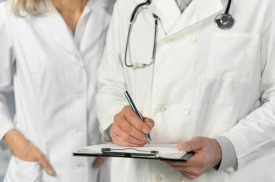 Пациентам предложили дать право на созыв врачебного консилиума в рамках ОМС