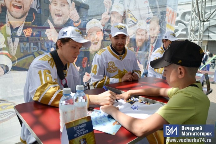 Андрей Разин прокомментировал слухи о конфликте с Денисом Зерновым Андрей Разин прокомментировал слухи о конфликте с Денисом Зерновым
