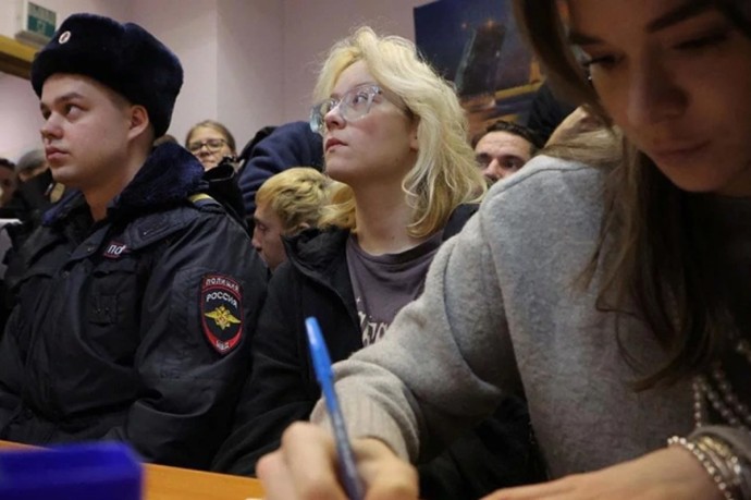 Романов прокомментировал отъезд певицы Наоко в Ереван, заявив, что на нее повлияли «беглые враги России» Романов прокомментировал отъезд певицы Наоко в Ереван, заявив, что на нее повлияли «беглые враги России»