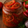 Летний стол взорвался пряностями: густой соус изменил вкус простых томатов до неузнаваемости