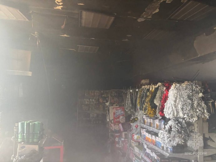 В Слободском загорелся магазин в торговом центре