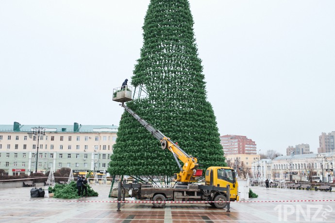 Пензенская ёлка снаружи и изнутри – фоторепортаж 1pnz