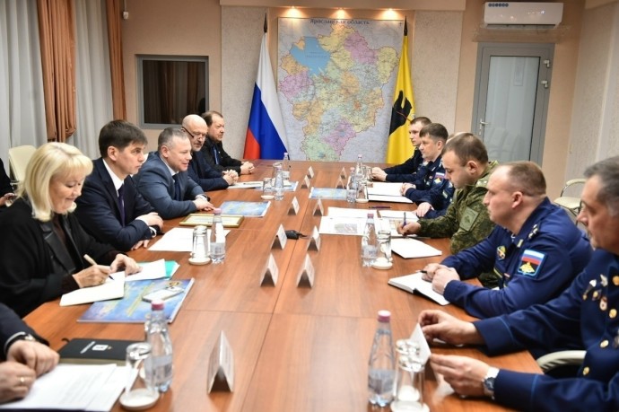 Ярославский губернатор провел встречу с командованием десантного полка Ярославский губернатор провел встречу с командованием десантного полка