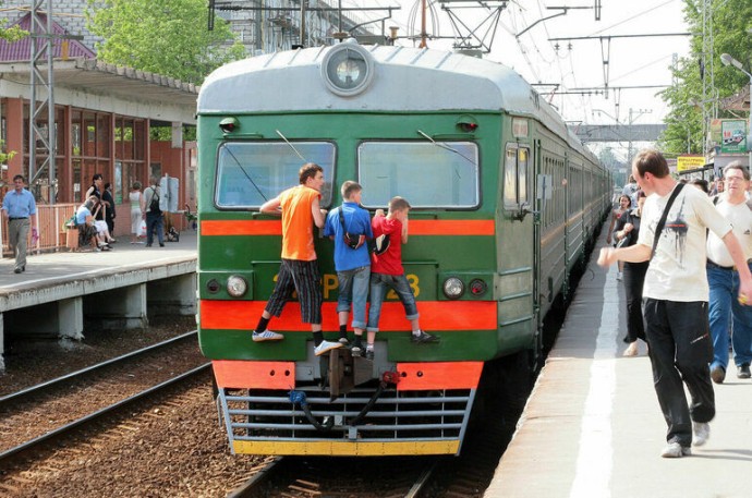 Московским детям рассказали об опасности зацепинга