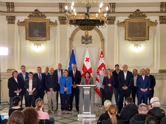 Парламент Грузии запретил «антиконституционных политиков»