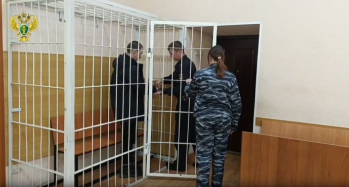 Таксист в Приморье сорвал преступный план телефонных аферистов Таксист в Приморье сорвал преступный план телефонных аферистов