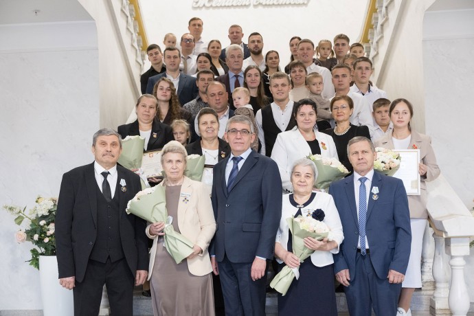 Тульская династия Балашовых, воспитавшая более 100 детей, получила государственные награды